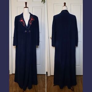 Vintage Vanity Fair Navy Floral Embroidered Robe